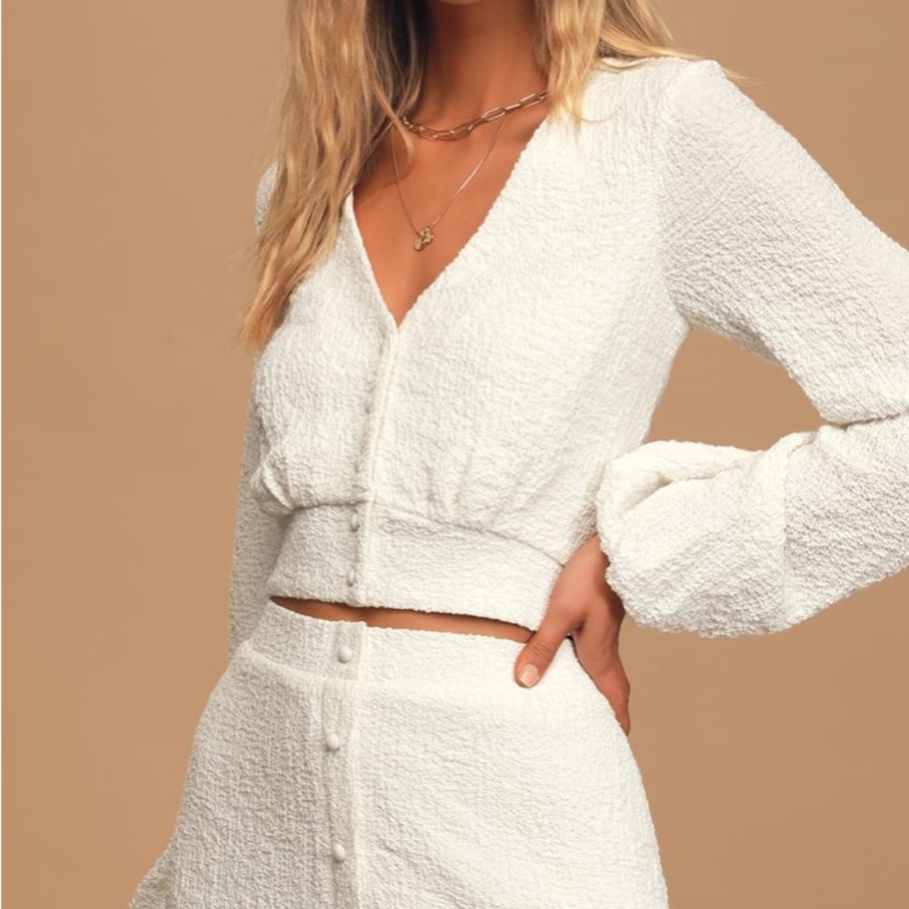 NWT - LULUS’S - Rules of Romance White Button-Up Long Sleeve Crop Top
